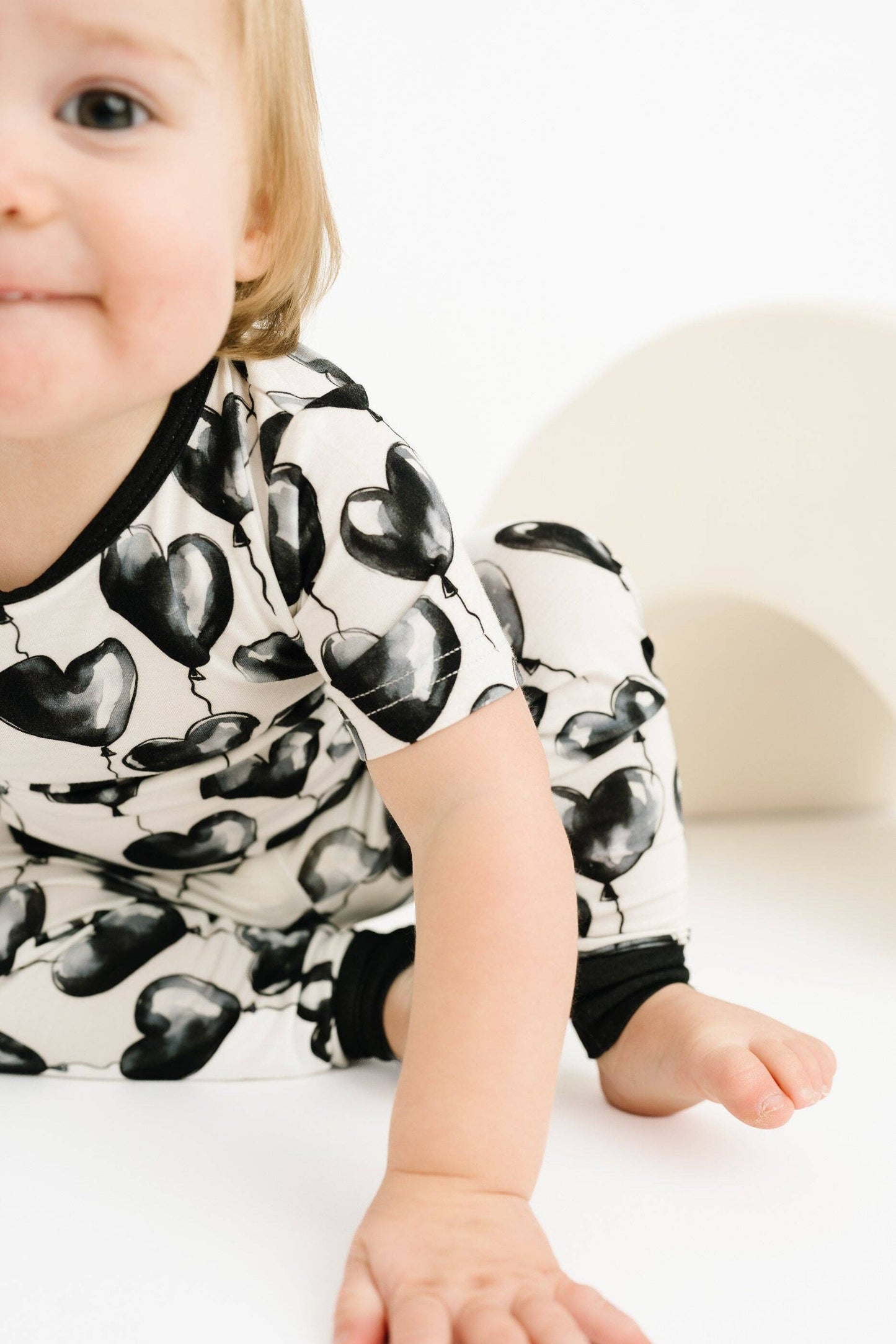 Black Heart Balloons Short Sleeve Bamboo Set