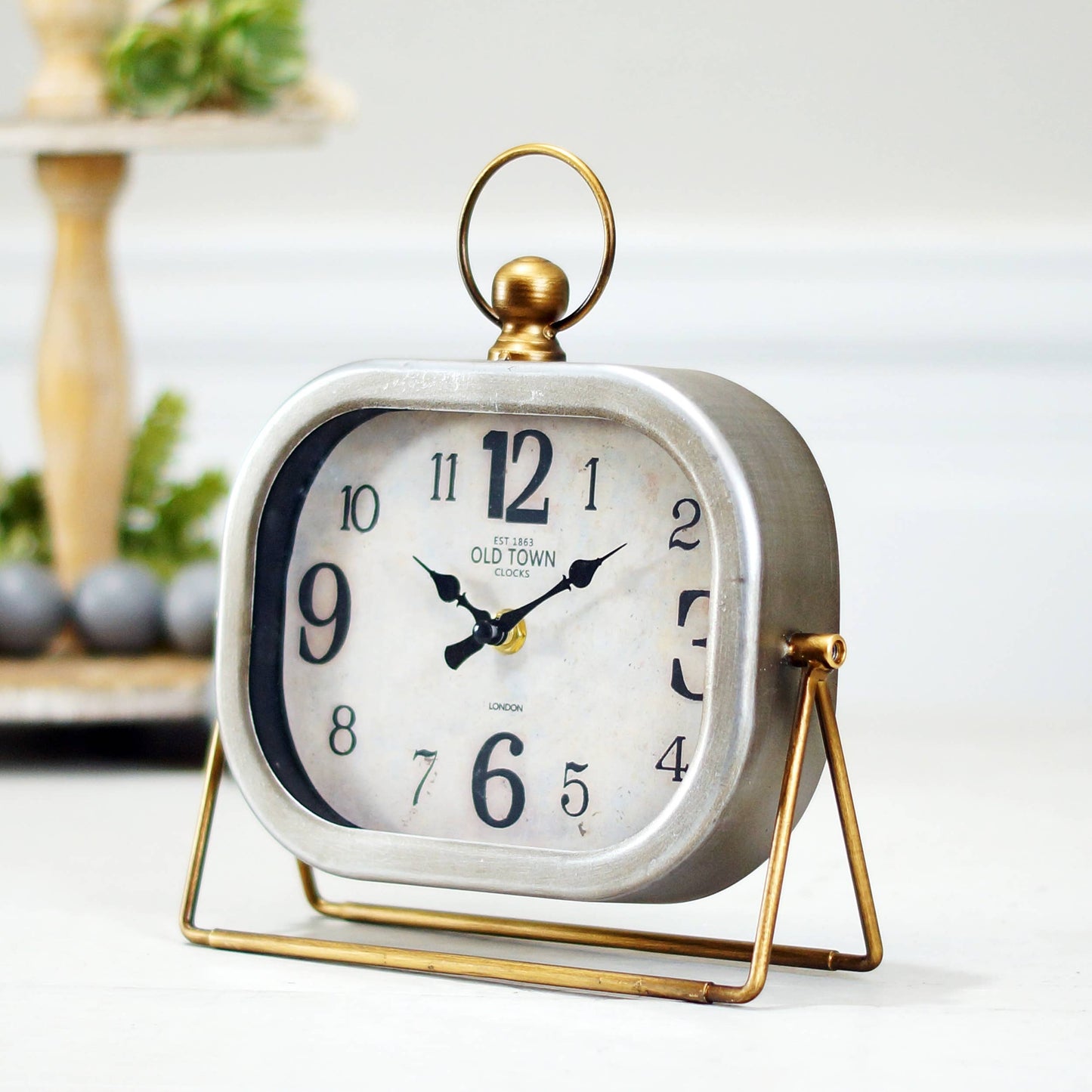 Metal 10" White Traditional Table Clock